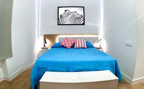 Deluxe Triana Center